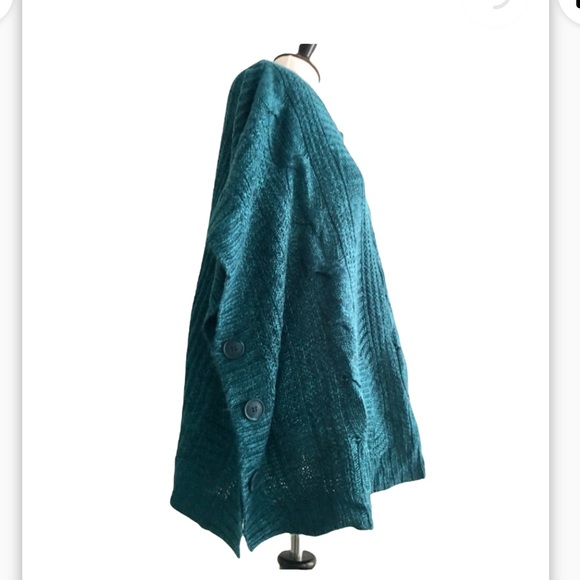 NWT Knitted Cable Poncho Cape with front Pocket. S - Picture 2 of 4